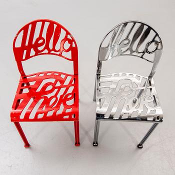 A set of two Jeremy Harvey Hello There chairs for Artifort later part of the 20th century.