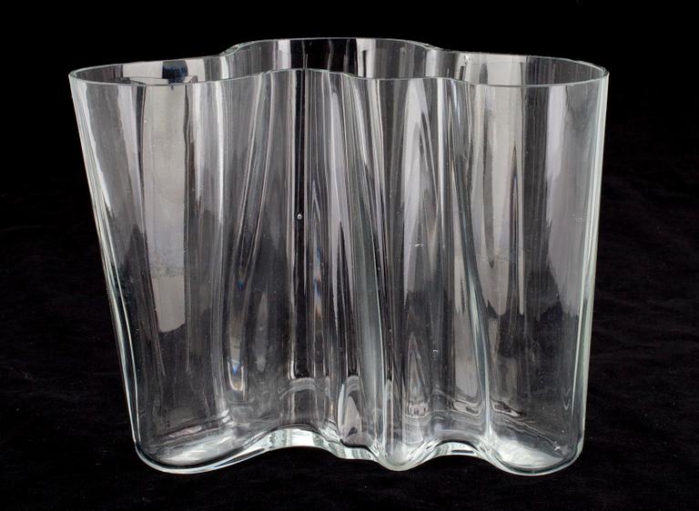 VAS, glas, "Savoy"  signerad Alvar Aalto, 3030.