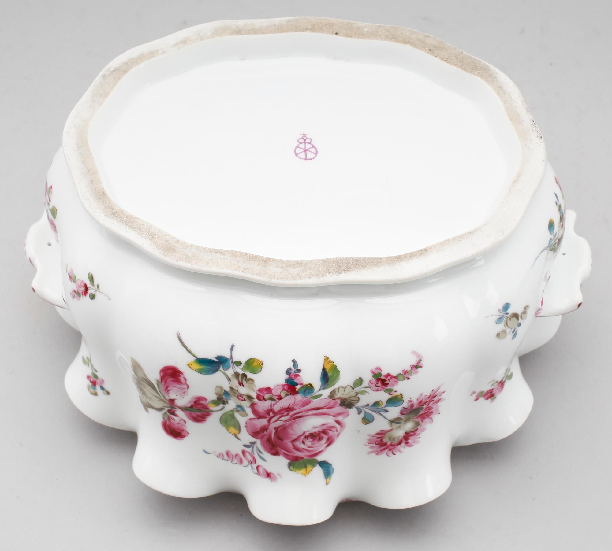 GLASSKÖLJARE, porslin, Höchstliknande märke, 1900-talets första hälft.