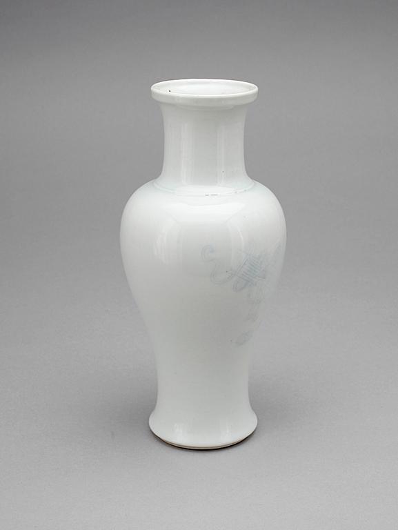 VAS, porslin, Kina, Qingdynastin (1644-1912).