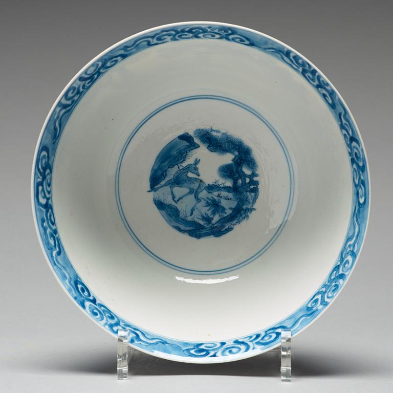 SKÅL, porslin. Qingdynastin, Kangxi (1662-1722).