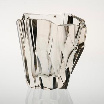 VAS, glas, "Isberg", signerad Tapio Wirkkala, numrerad 3825.