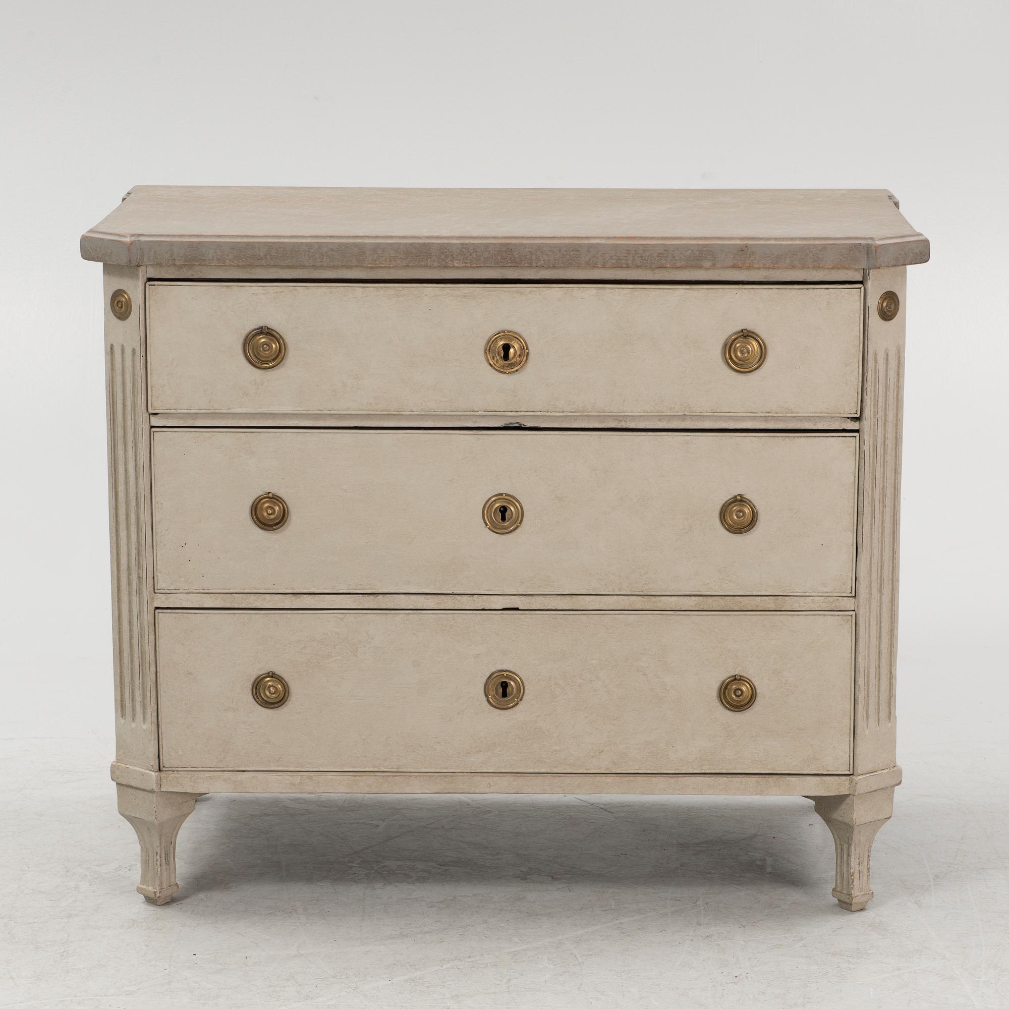 A late Gustavian chest of drawers, 19th century.