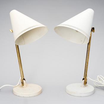 A PAIR OF DESK LAMPS. Model 9222.