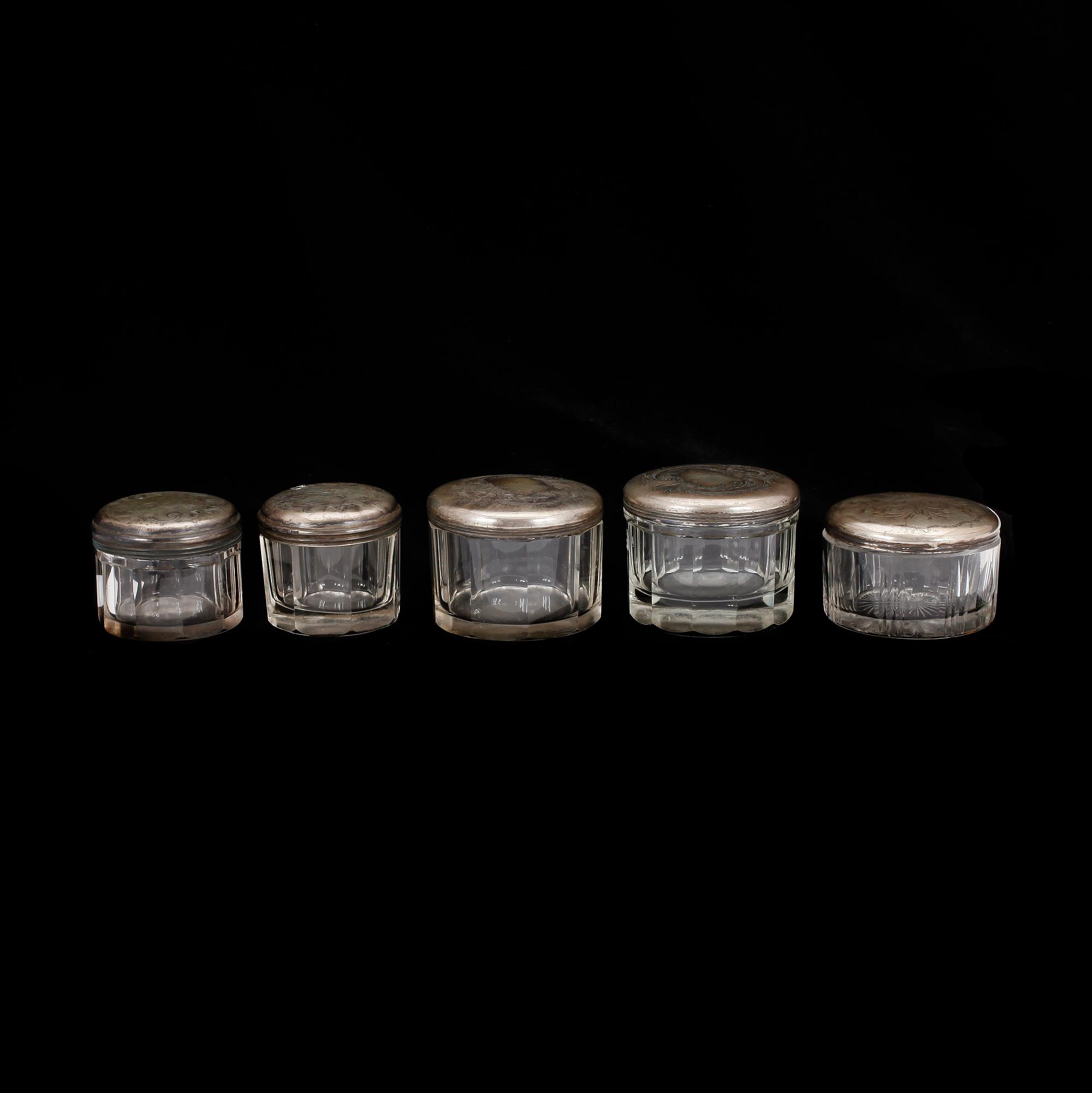 PARTI DOSOR, 7 st, silver och glas. Bl a Adolf Lillja, Stockholm 1855. Tot silvervikt ca 158 g.