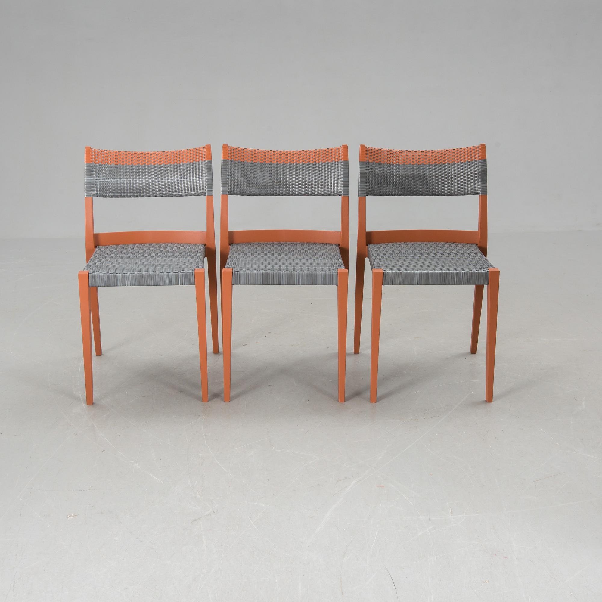 STOLAR, 3 st samt BORD, "Play", Philippe Starck och  Eugeni Quittlet för Dedon. 2000-tal.