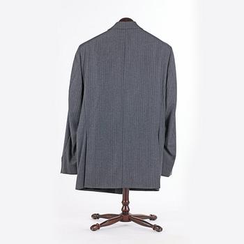 EDUARD DRESSLER, a grey wool suit consisting of jacket and pants. Size 52.