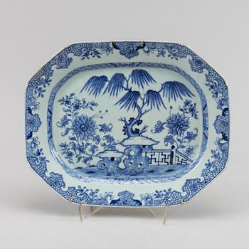 Two blue and white serving dishes, Qing dynasty, Qianlong (1736-95).