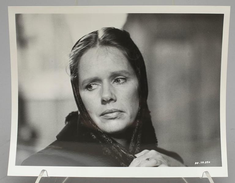 FILMMEMORABILIA, promotionfotografier, ca 120 st, från åtta  filmer, bl a "Yellowbeard".