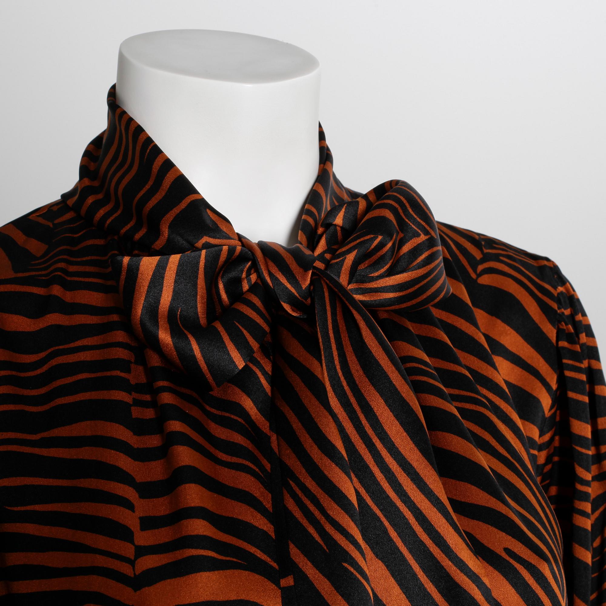 KNYTBLUS, Yves Saint Laurent.