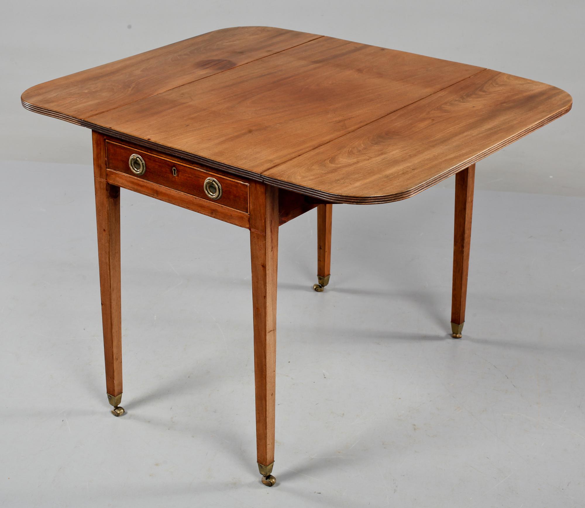 BORD, sk Pembrok table, 1800-talets början.