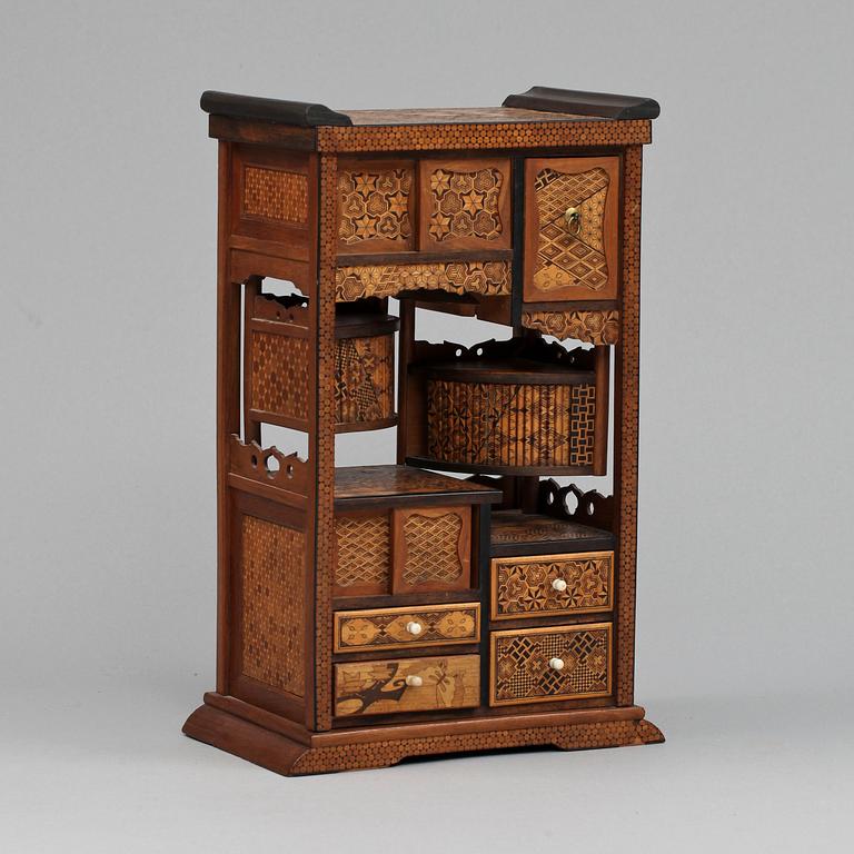 MINIATYRSKÅP, Meiji, Japan, 1800/1900-tal.