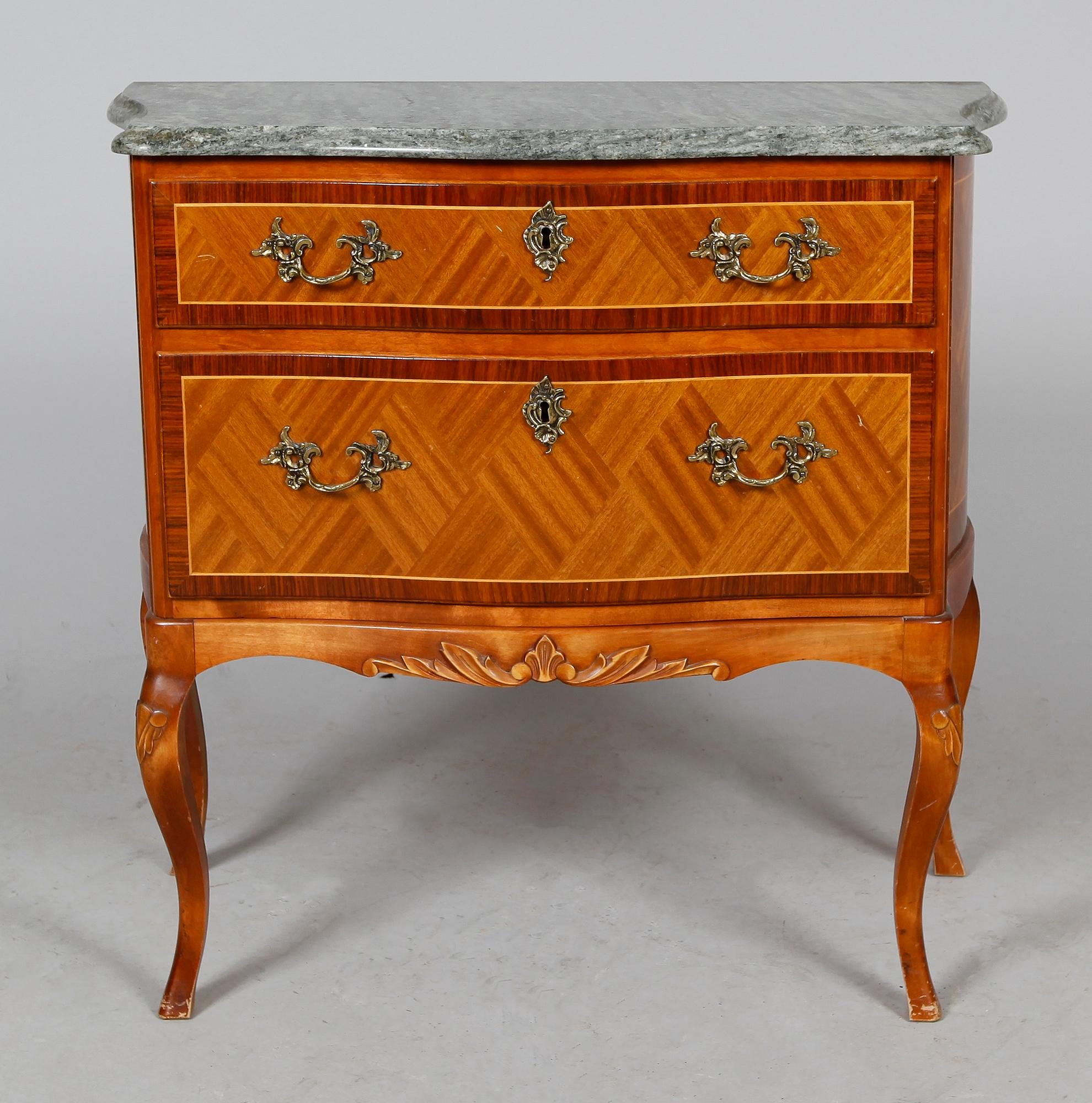 BYRÅ, rokokostil, 1900-talets andra hälft.