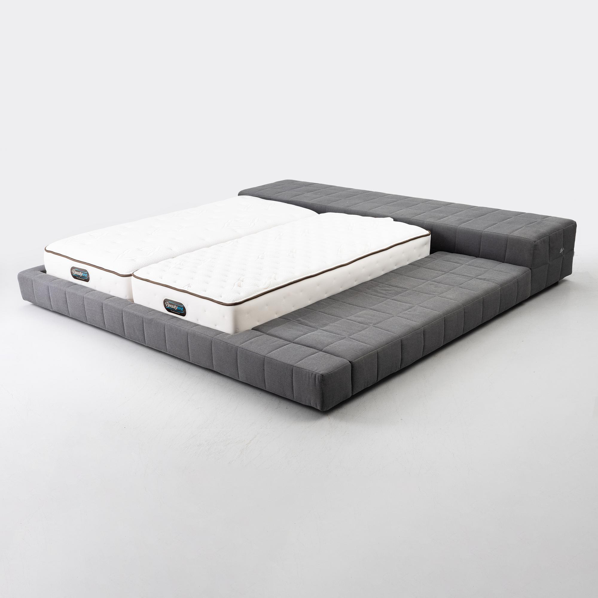 Giuseppe Viganò, a 'Squaring' bed, Bonaldo, Italy.