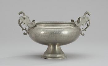 A Swedish pewter bowl, Makers mark by Gottlob F Baumann, Hudiksvall (1789-1826).