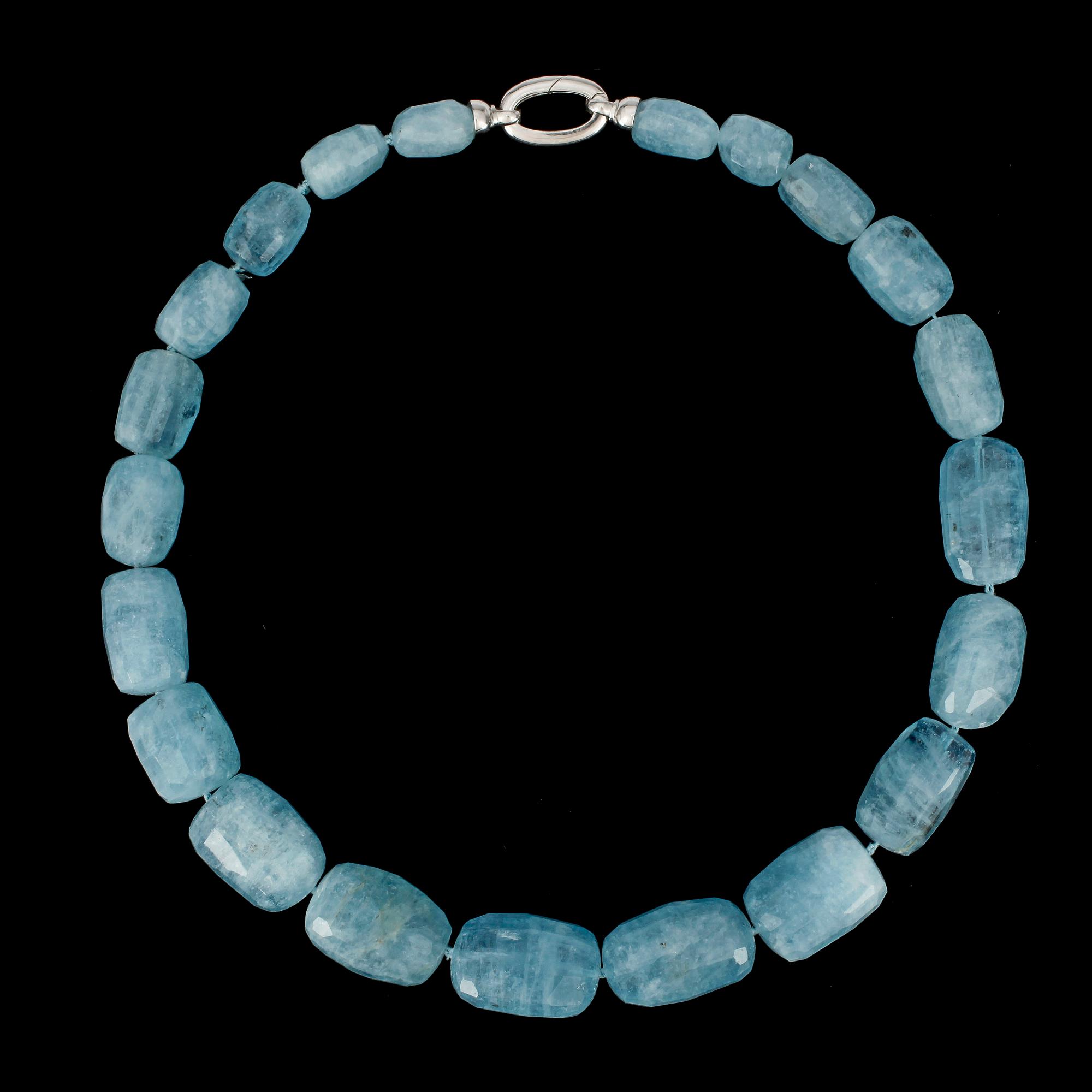 COLLIER, akvamarin, råstenar, lås i sterling silver. 2000-tal.