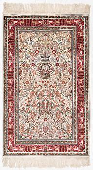 Rug, Hereke design, silk, approx. 153 x 93 cm.
