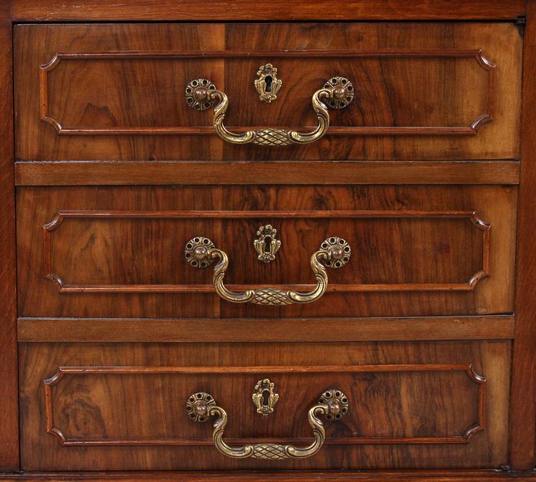 VITRINSKÅP, 1900-tal.