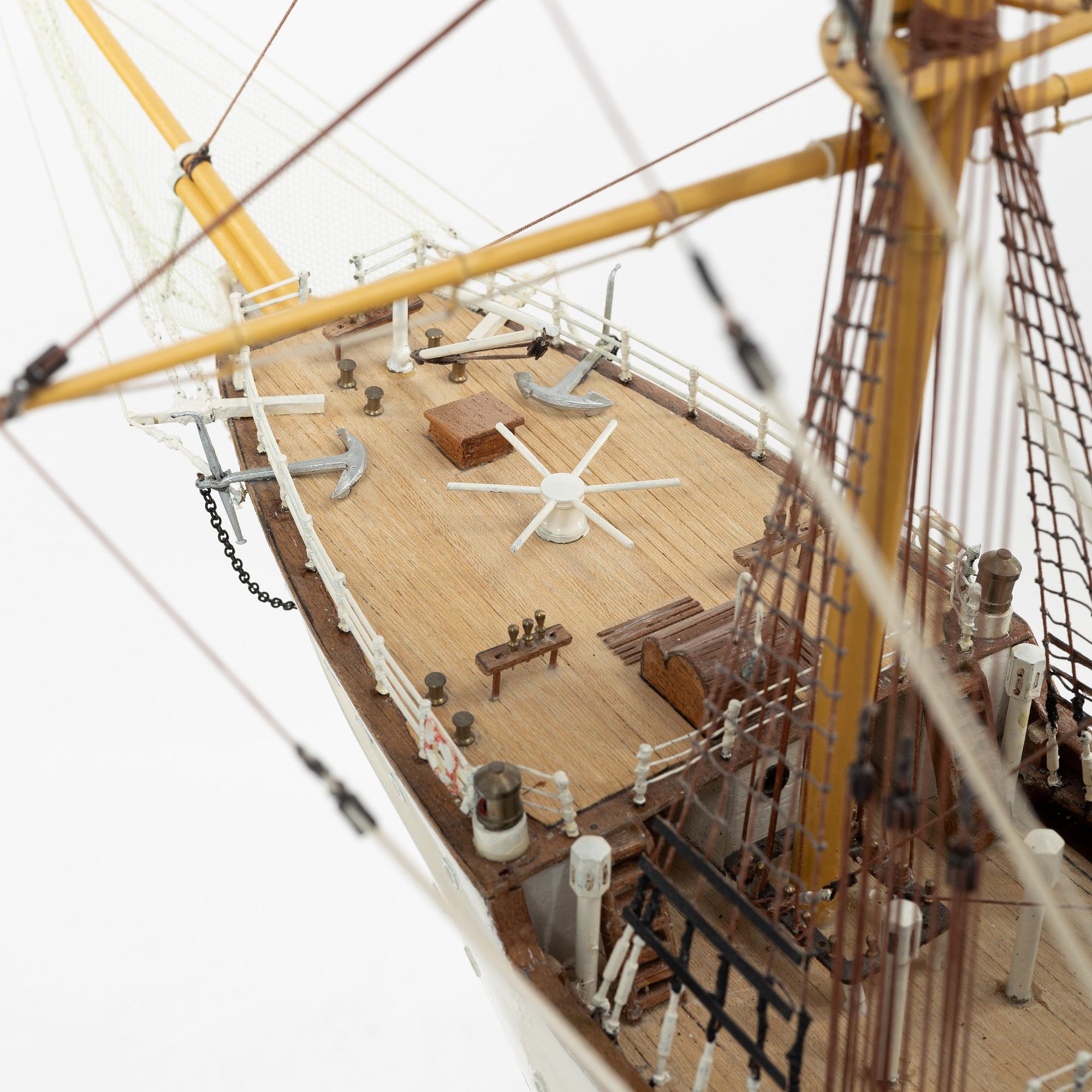 Ship model, second half of the 20th century. The training ship “Danmark”, Billing Boats.
