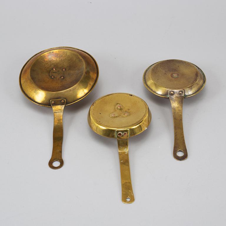 NATTLJUSSTAKAR, 3 st, mässing, 1700-tal.