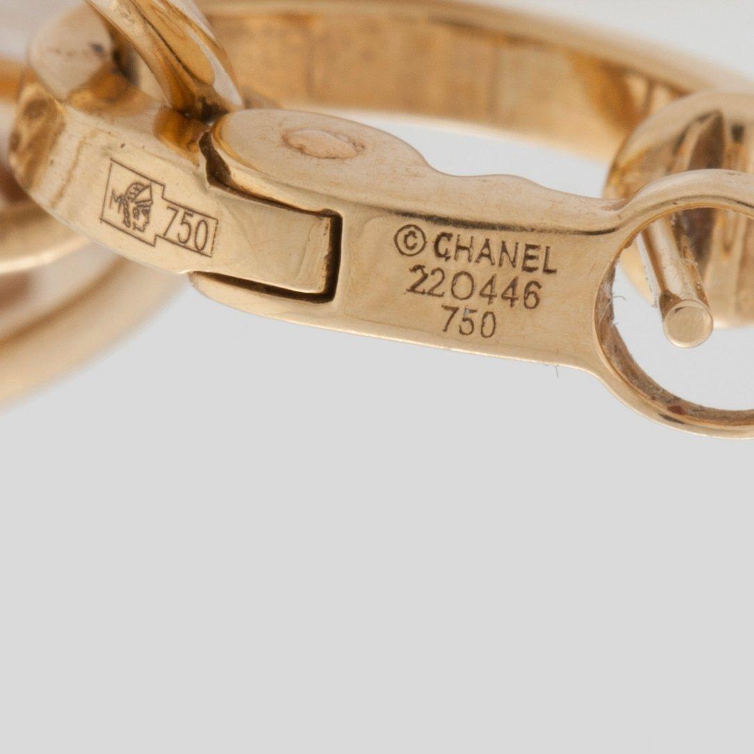 CHANEL.