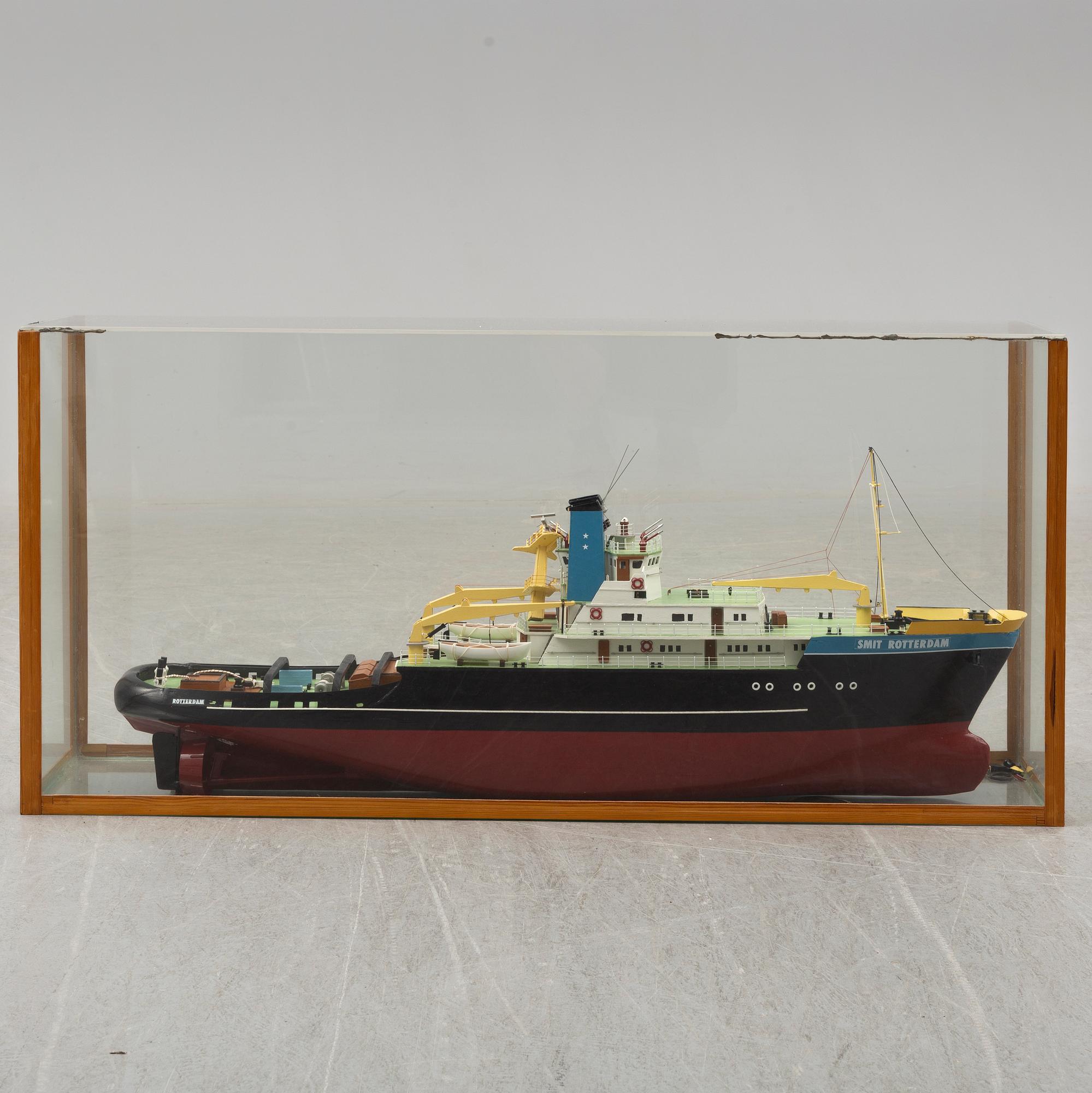 A "Smit Rotterdam" boat model, second half of the 20th century.