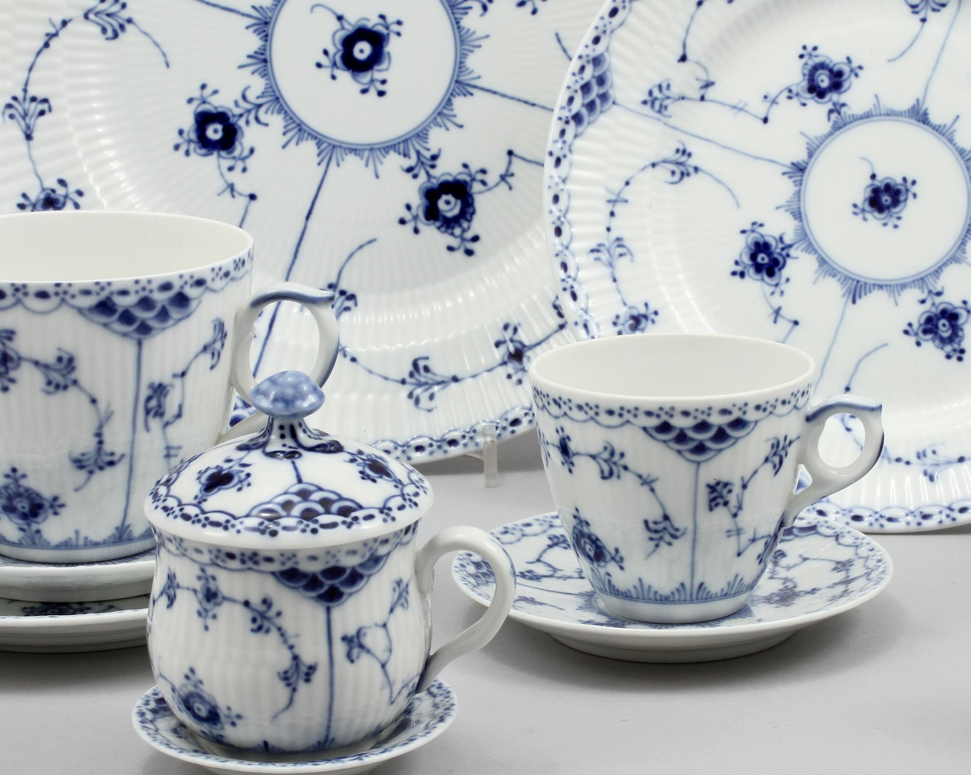 SERVISDELAR, 140 delar, "Musselmalet", porslin, Royal Copenhagen, 1900-talets andra hälft.