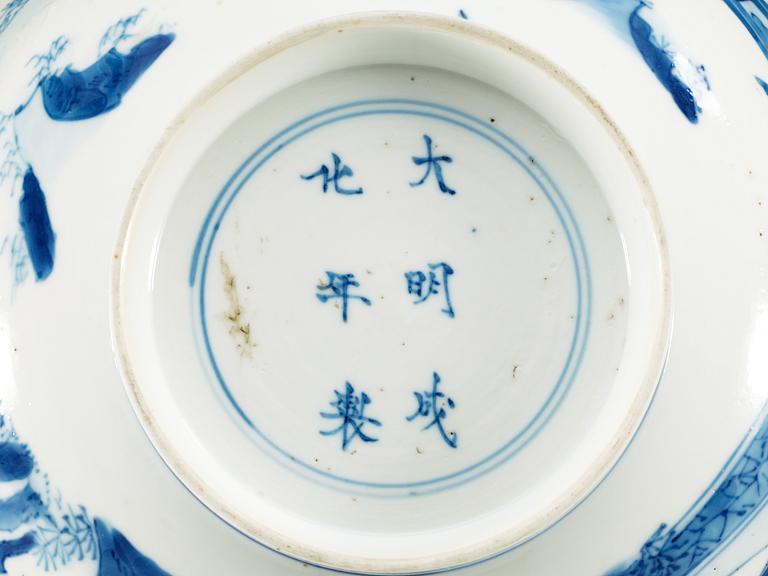 A blue and white bowl with Chenghua six character mark. Qing dynasty, Kangxi (1662-1722).
