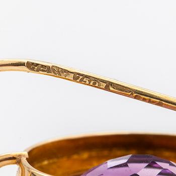 Örhängen, 18K guld, med ametister och diamanter, Helsingfors 1957.