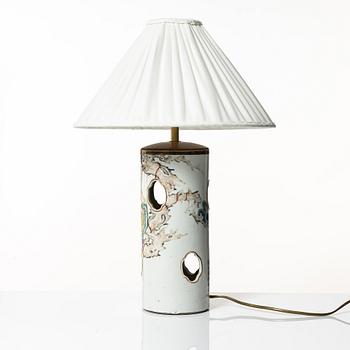 A Chinese porcelain hatstand / table lamp, 20th century.