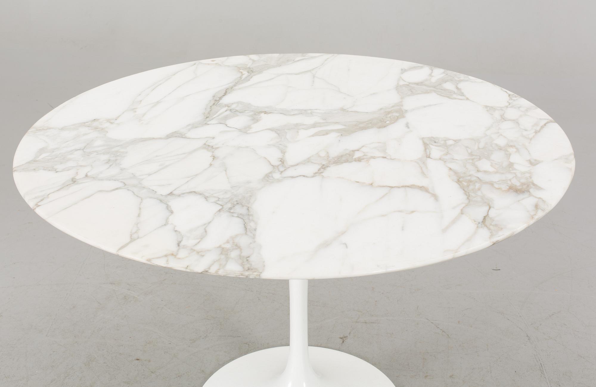 A EERO SAARINEN TULIP TABLE, Knoll international.