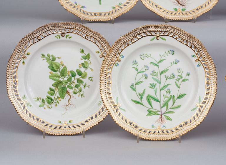 A part Royal Copenhagen 'Flora Danica' dessert service, Denmark, 20th Century. (15 pieces).