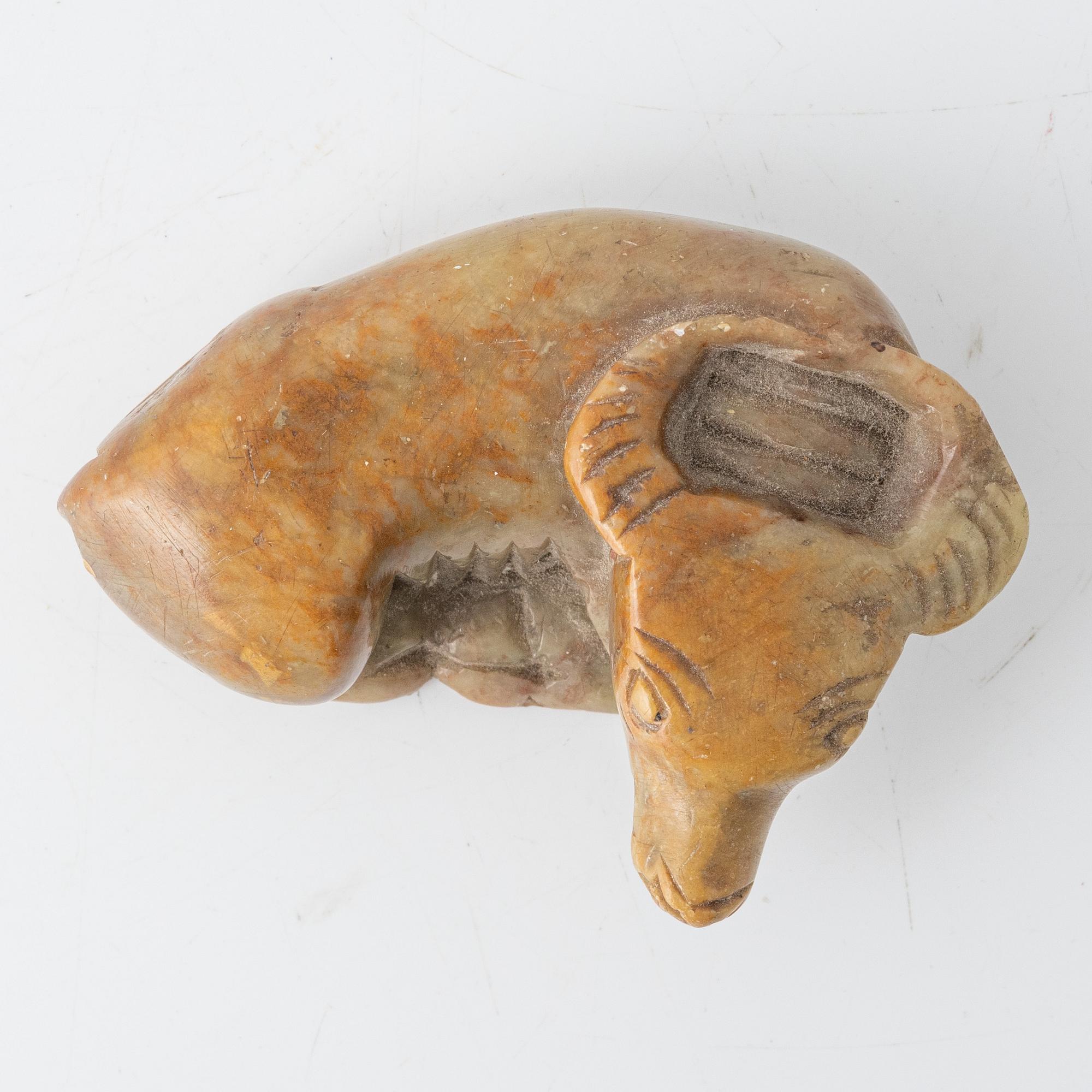 Skulptur, sten. Kina, 1900-tal eller äldre.
