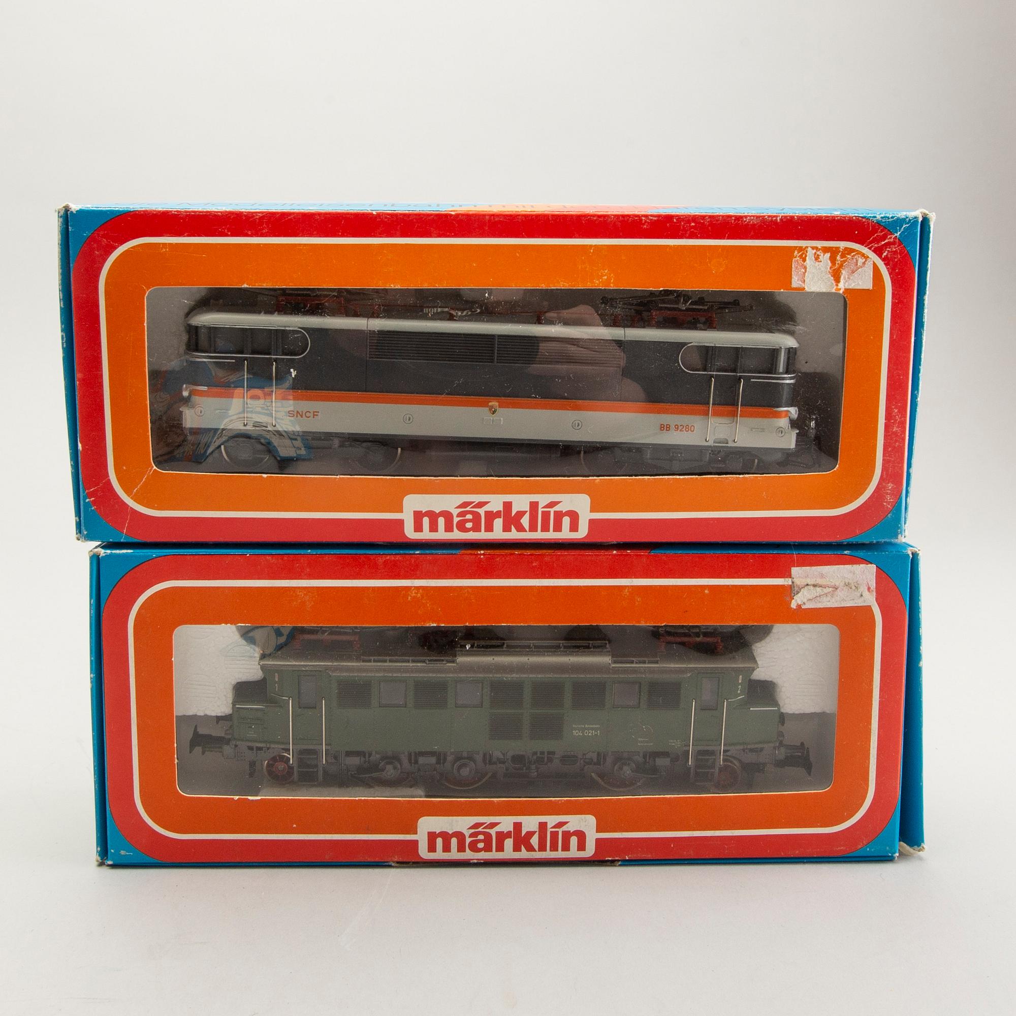 4 Märklin locomotives.