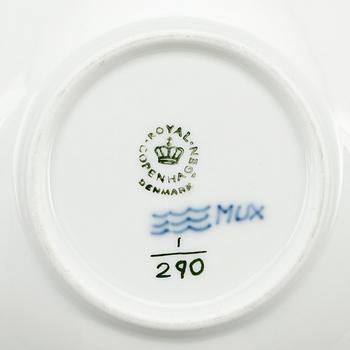 SERVIS, 65 delar, "Musselmalet" Royal Copenhagen, andrahandssortering.