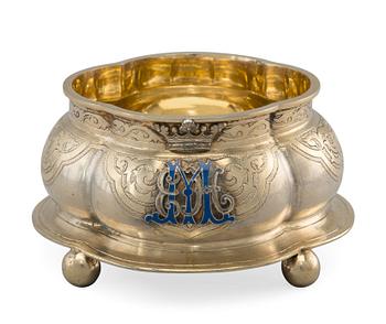 247. SOCKERSKÅL, förgyllt 84 silver, emalj. Sasikov St. Petersburg 1866-70. Höjd 4,5 cm, vikt 135 g.
