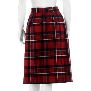 YVES SAINT LAURENT, a red wool checkered skirt, size 38.