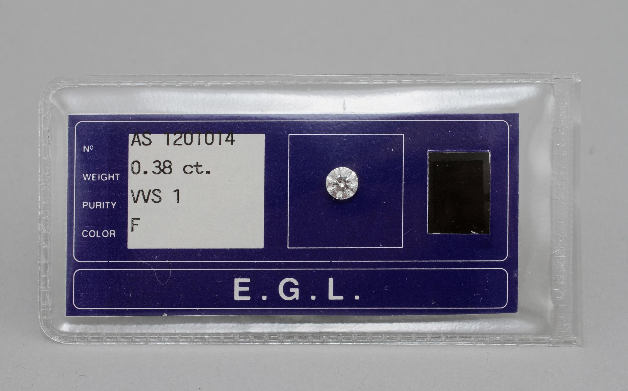 BRILJANTSLIPAD DIAMANT, oinfattad, 0.38 ct, certifikat daterat 2001.