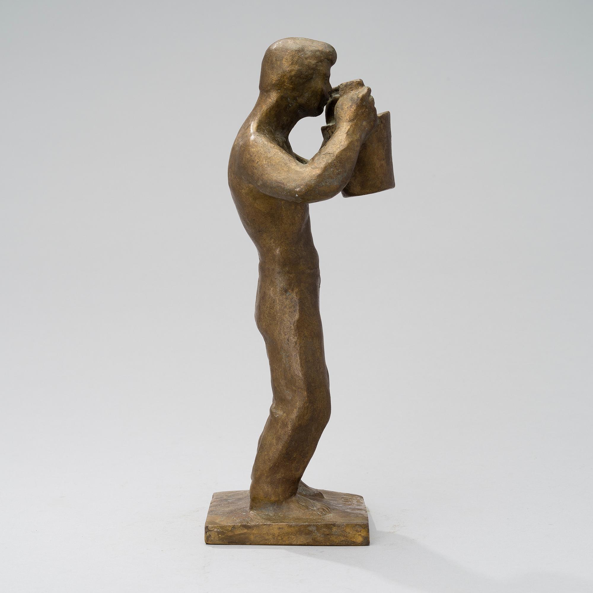 UNO ARO, SCULPTURE, bronze, signed U. Aro.