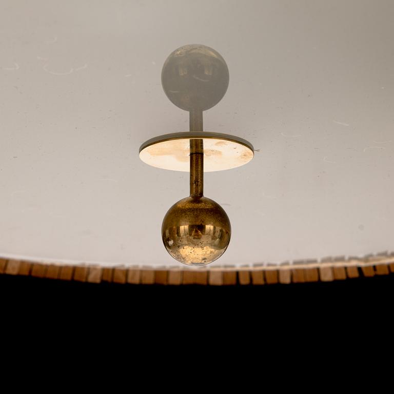 Paavo Tynell, kattovalaisin, malli 1968, Taito 1900-luvun puoliväli.