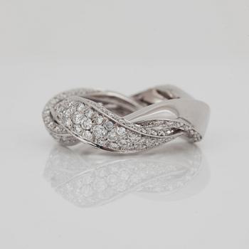 RING med briljantslipade diamanter totalt ca 1.26 ct enligt gravyr. Kvalitet ca F-G/VS.