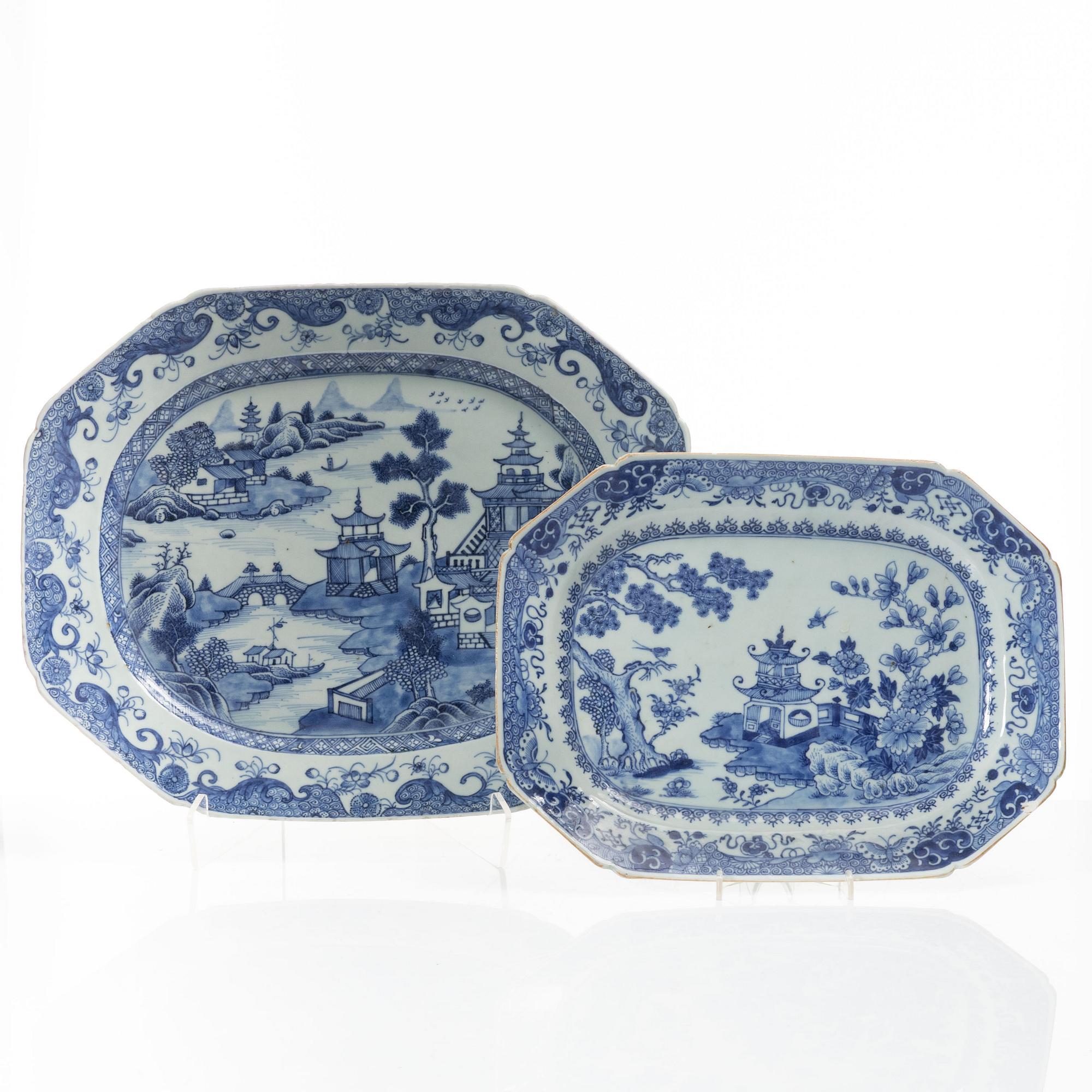 Two Chinese blue and white export porcelain dishes, Qing dynasty, Qianlong (1736-95).