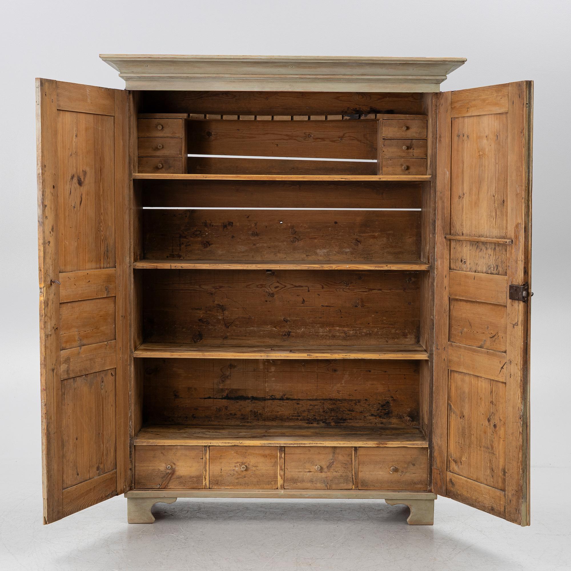 Cabinet, 19th century.