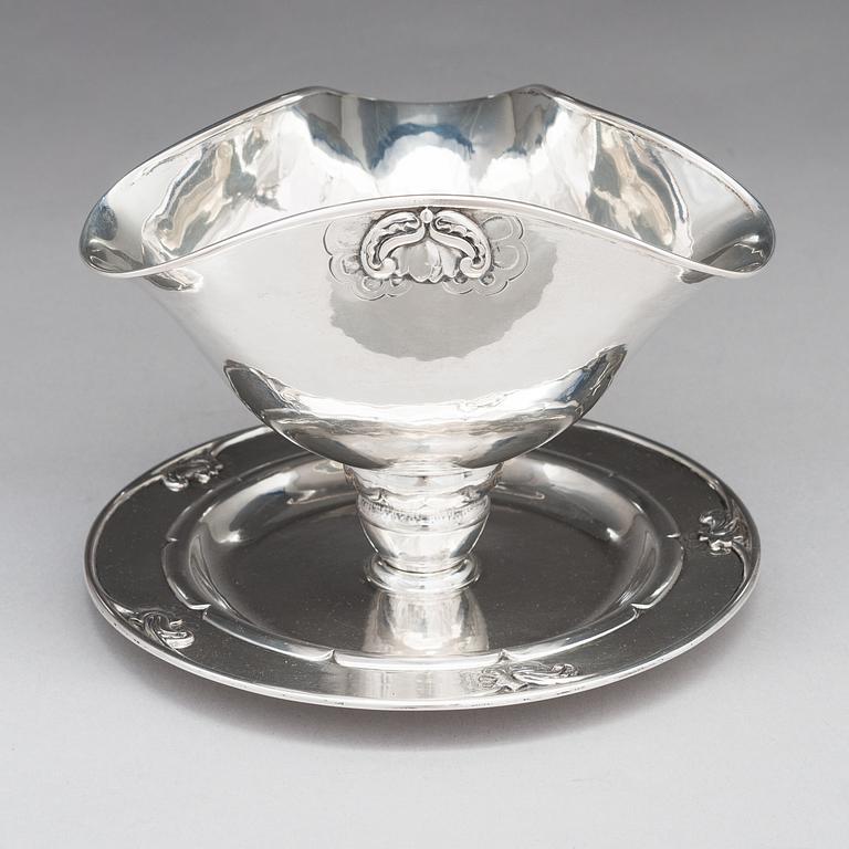 Georg Jensen, såsskål, silver, design nr 328, Köpenhamn 1919. Svenska kontrollstämplar GABF.