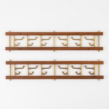 Klädhängare, ett par, "Dekorativ", Skoglunds metallgjuteri, Anderstorp, 1900-talets mitt.