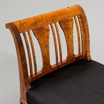 An early 20th century biedermeier-style chaise lounge.