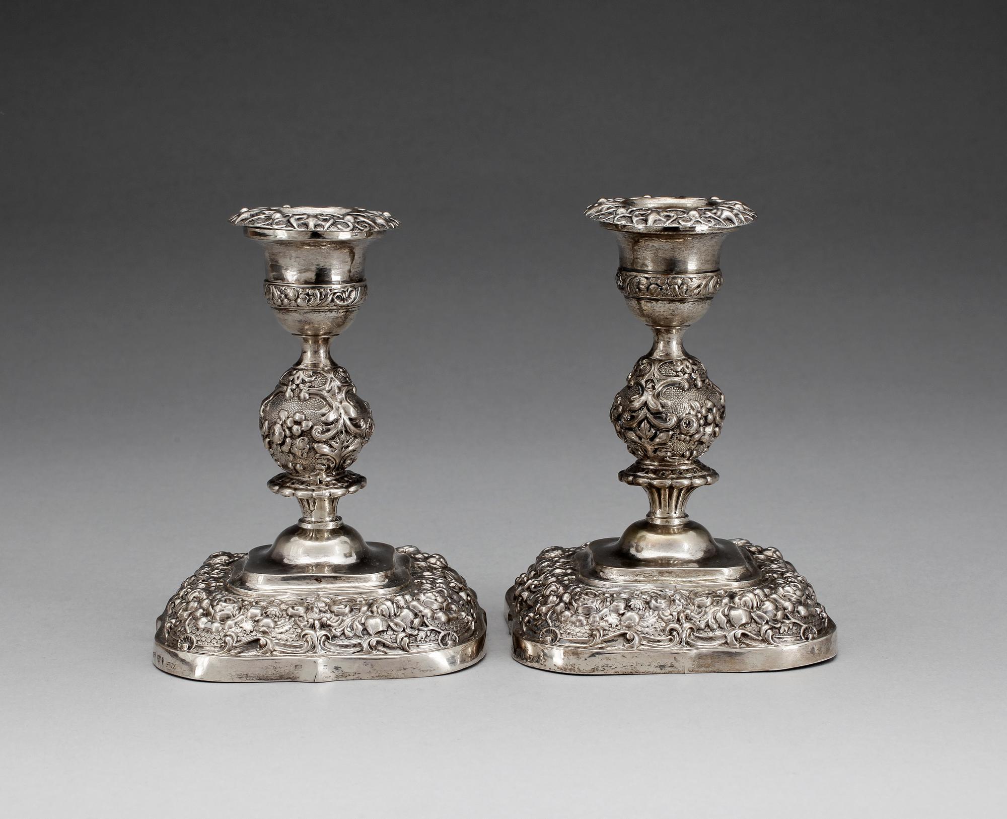 LJUSSTAKAR, ett par, silver, Fredrik & Wilhelm Zethelius, Stockholm 1840. Ca 213 g.