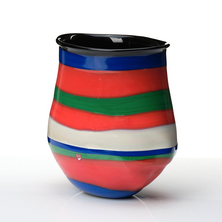 Gunnar Cyrén, a glass vase, Orrefors, Sweden, 1989.