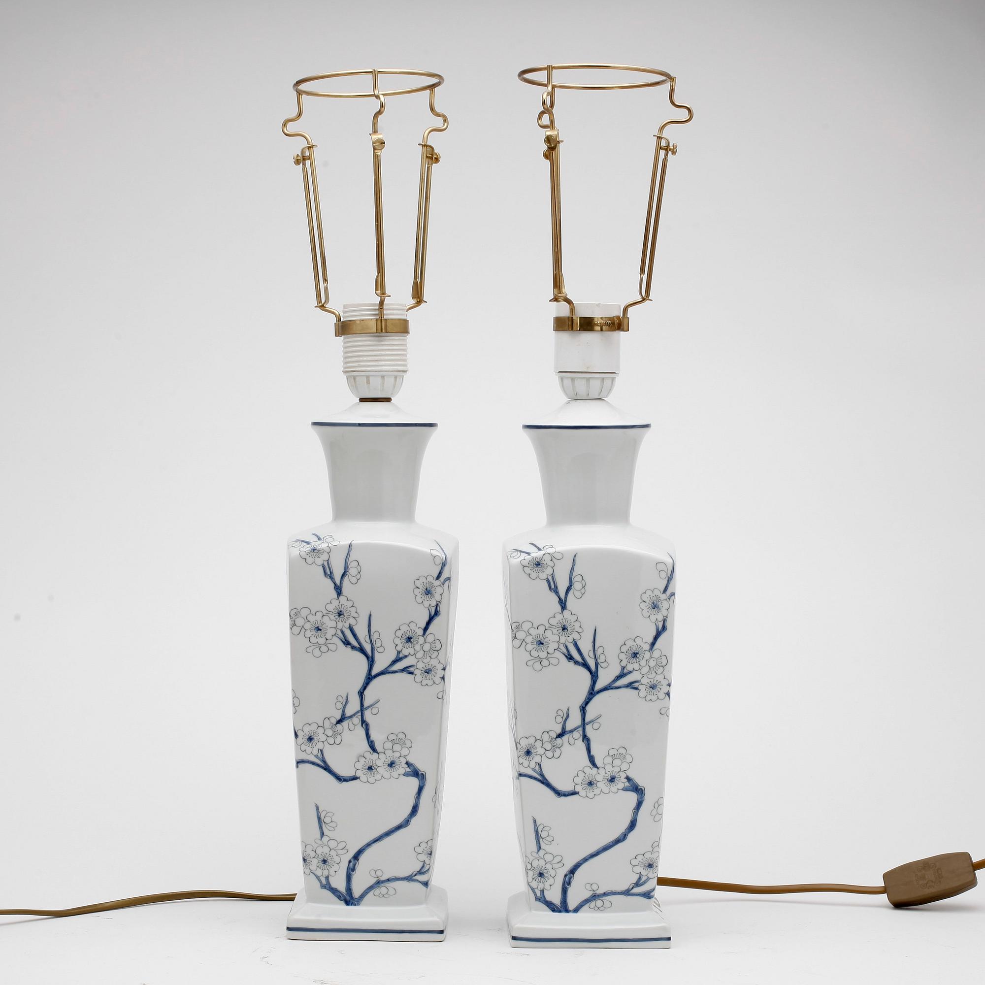 BORDSLAMPOR, ett par, porslin, Porcelaine de Paris, 1900-talets slut.