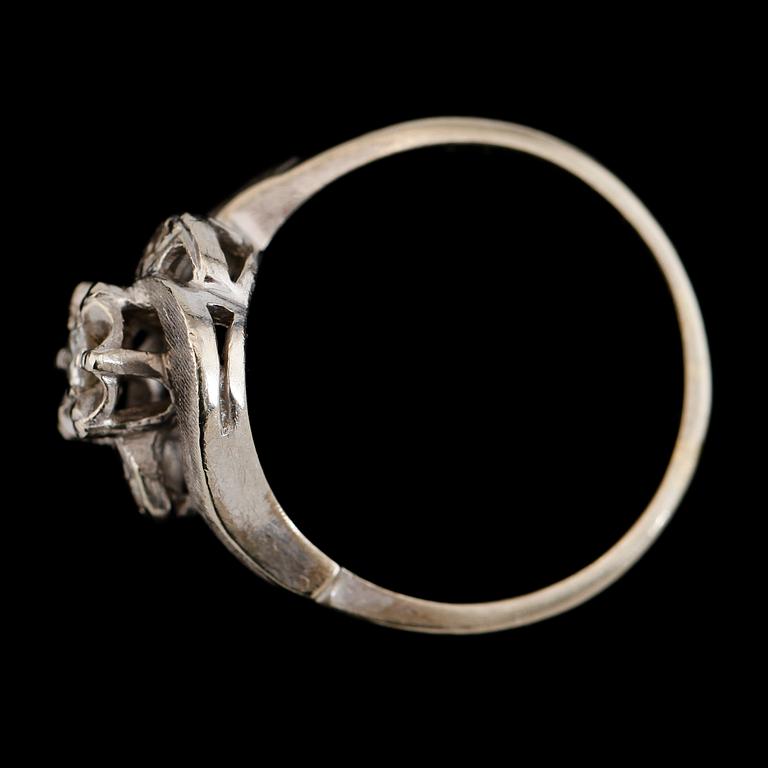 RING, 14K vitguld, briljantslipade diamanter. Total vikt ca 4 g.